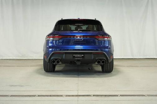 Gentian Blue Metallic 2026 Porsche Macan S