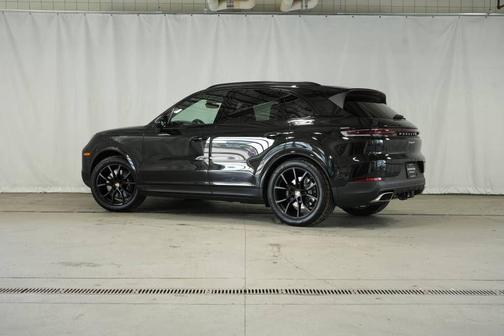 2025 Porsche Cayenne Base