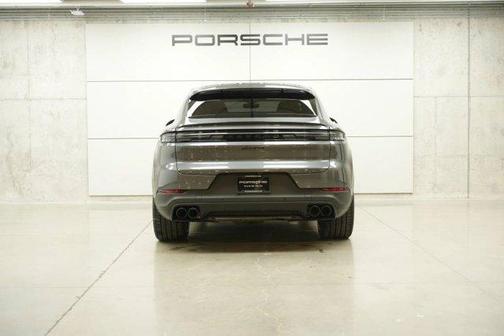 Quartzite 2024 Porsche Cayenne Base