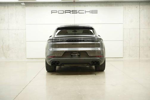 Quartzite 2024 Porsche Cayenne Base