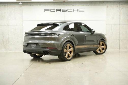 Quartzite 2024 Porsche Cayenne Base