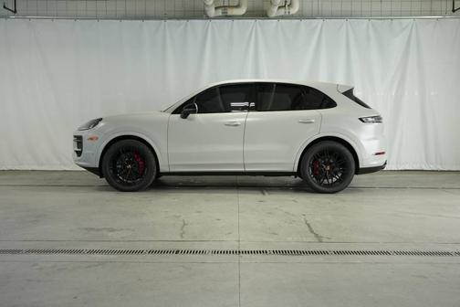 2025 Porsche Cayenne S