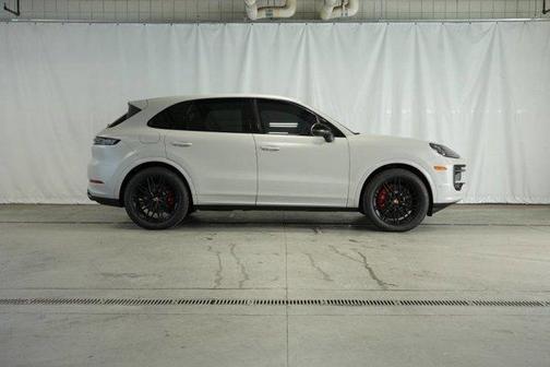 2025 Porsche Cayenne S