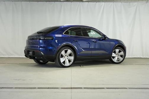 2024 Porsche Macan Electric 4