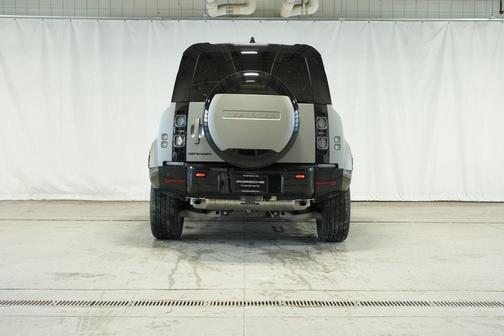 2025 Land Rover Defender P400 X