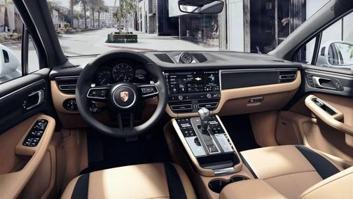 2025 Porsche Macan Base