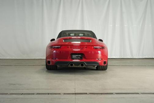 2017 Porsche 911 Carrera 4S