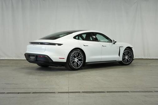 2025 Porsche Taycan 4