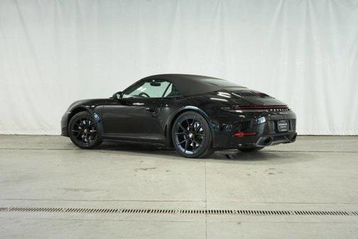 2025 Porsche 911 Carrera
