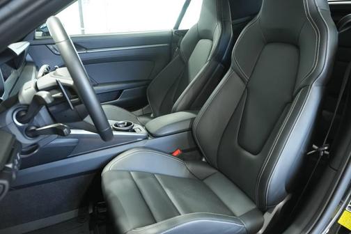 2025 Porsche 911 Carrera