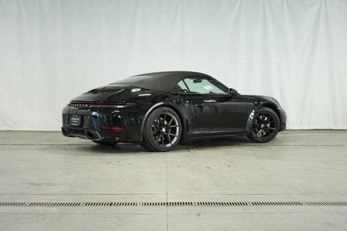 2025 Porsche 911 Carrera