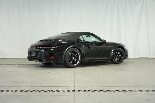 2025 Porsche 911 Carrera