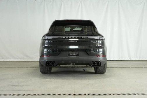 2024 Porsche Cayenne AWD