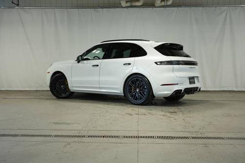 2026 Porsche Cayenne GTS