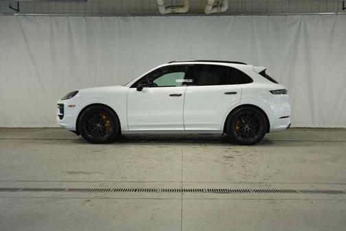 2026 Porsche Cayenne GTS