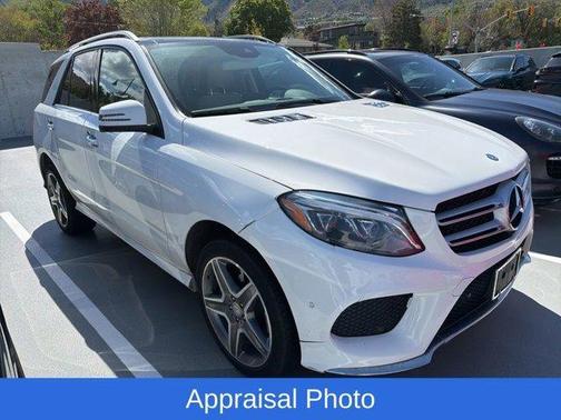 White 2016 Mercedes-Benz GLE-Class GLE 400 4MATIC