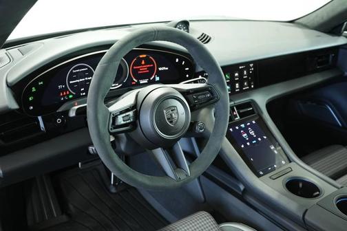 2025 Porsche Taycan Turbo