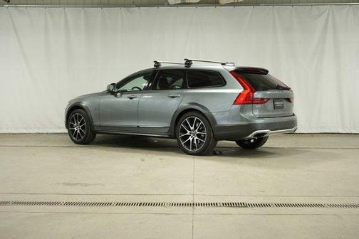 2020 Volvo V90 Cross Country T6