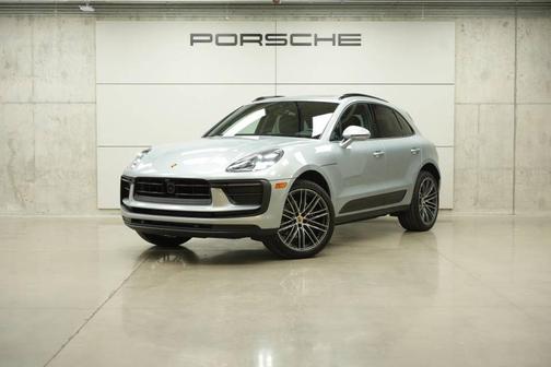 Dolomite Silver Metallic 2026 Porsche Macan