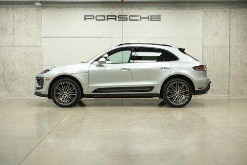Dolomite Silver Metallic 2026 Porsche Macan