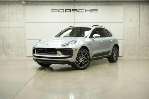 Dolomite Silver Metallic 2026 Porsche Macan