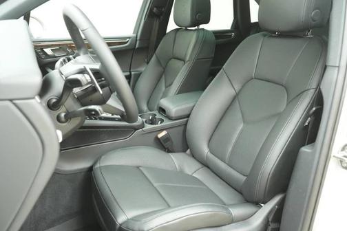 Chalk 2026 Porsche Macan Base