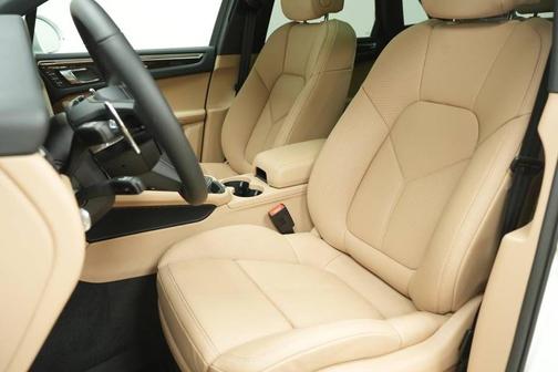 White 2026 Porsche Macan Base