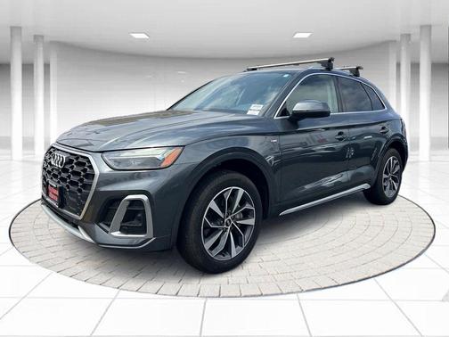2022 Audi Q5 45 S line Premium Plus