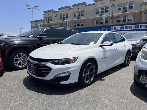2022 Chevrolet Malibu FWD LT