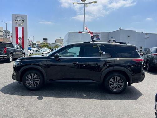 2024 Nissan Pathfinder SV FWD