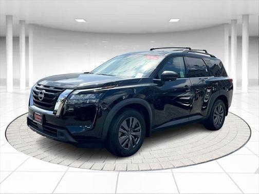 2024 Nissan Pathfinder SV FWD
