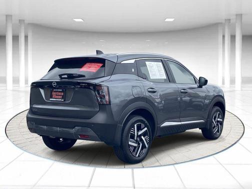 Gun Metallic 2026 Nissan Kicks SV