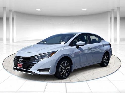 Gray Sky Pearl 2025 Nissan Versa 1.6 SV