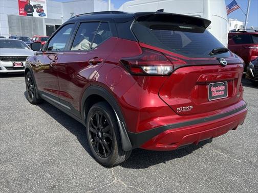 2023 Nissan Kicks SR