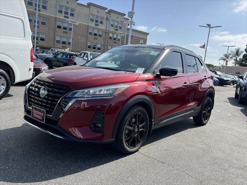 2023 Nissan Kicks SR