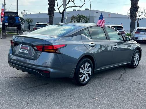 2025 Nissan Altima S FWD