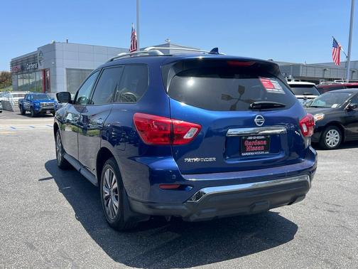2020 Nissan Pathfinder S 2WD