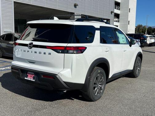 2025 Nissan Pathfinder SV FWD