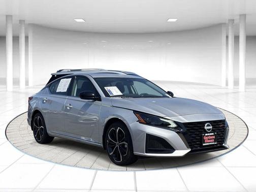 Brilliant Silver Metallic 2025 Nissan Altima SR