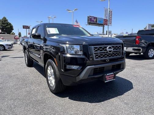 2023 Nissan Frontier SV