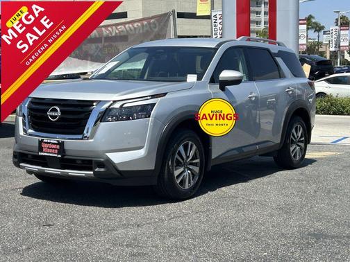 Brilliant Silver Metallic 2025 Nissan Pathfinder SL