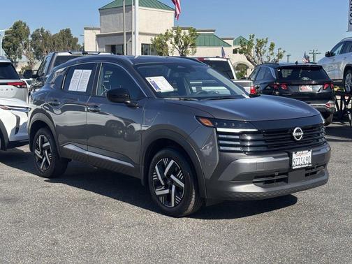 Gun Metallic 2026 Nissan Kicks SV