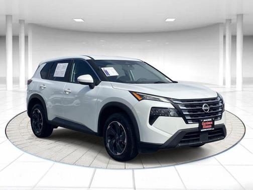 Everest White P 2024 Nissan Rogue SV