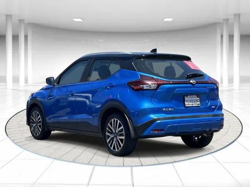 2 Tone Blue / Black 2023 Nissan Kicks SV