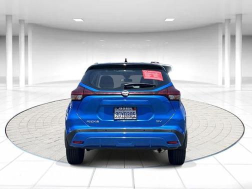 2 Tone Blue / Black 2023 Nissan Kicks SV