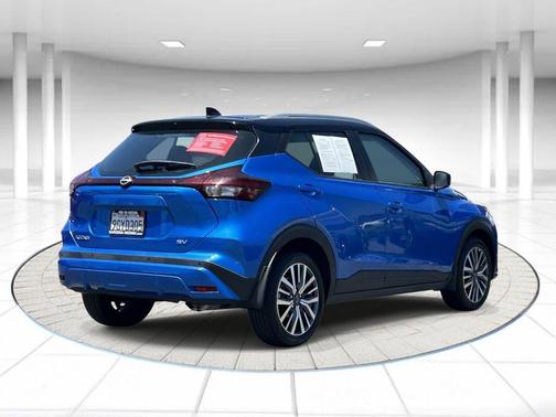 2 Tone Blue / Black 2023 Nissan Kicks SV