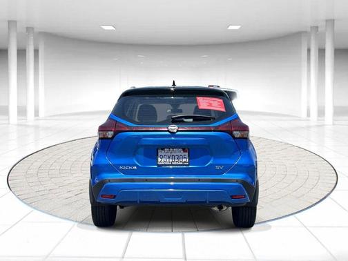 2 Tone Blue / Black 2023 Nissan Kicks SV