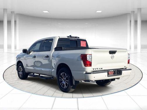 2023 Nissan Titan SV