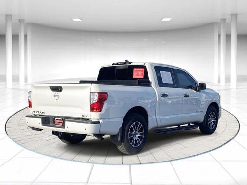 2023 Nissan Titan SV
