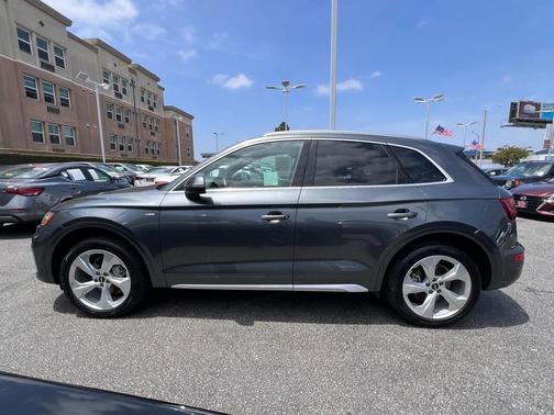 2022 Audi Q5 45 S line Premium Plus